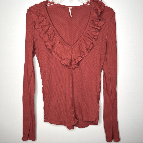 FREE PEOPLE Burnt Orange V Neck Ruffle Thermal Top L - Picture 1 of 4